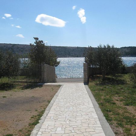 Barbat na Rabu Apartments Frane-20M From Beach מראה חיצוני תמונה